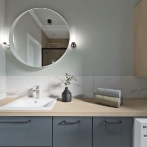 lustro ikea w łazience w stylu skandynawskim